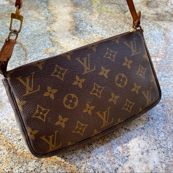 SOLD Louis Vuitton Monogram Pochette Accessoires SD1010 - Picture 4 of 14